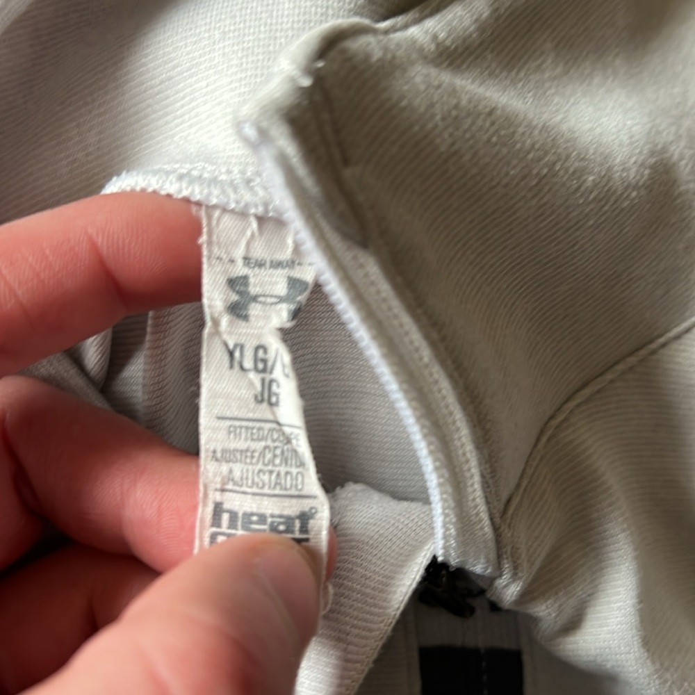 Under Armour 1/4 zip - Picture 4 of 9